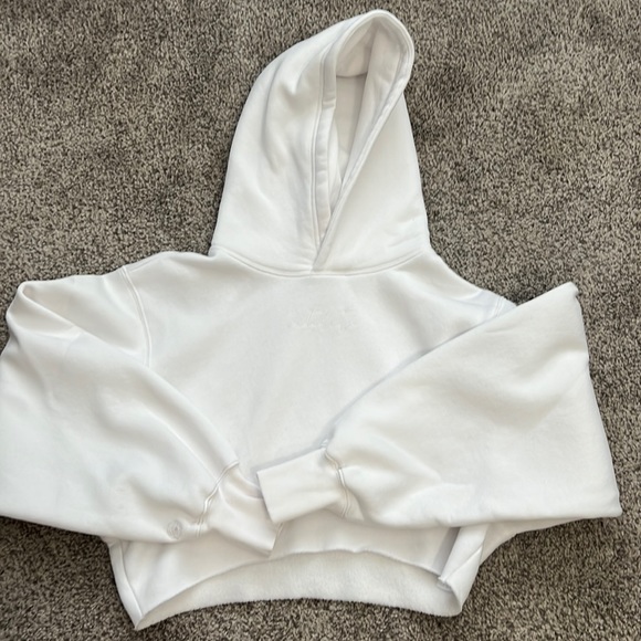 Balance Athletica Sweaters - Balance athletica white cropped hoodie